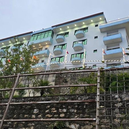 Bojinee Nagarkot Resort Bagian luar foto