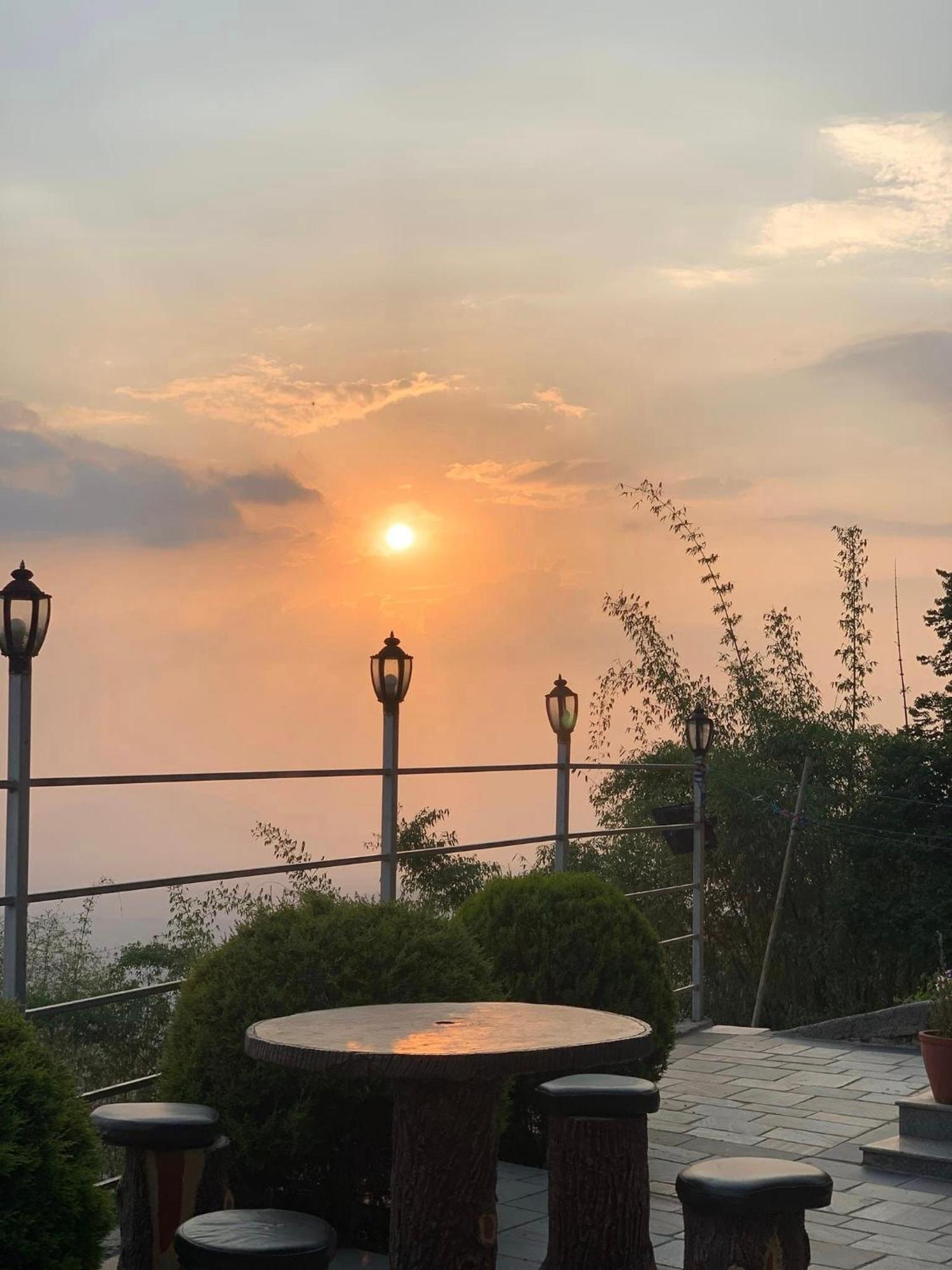 Bojinee Nagarkot Resort Bagian luar foto
