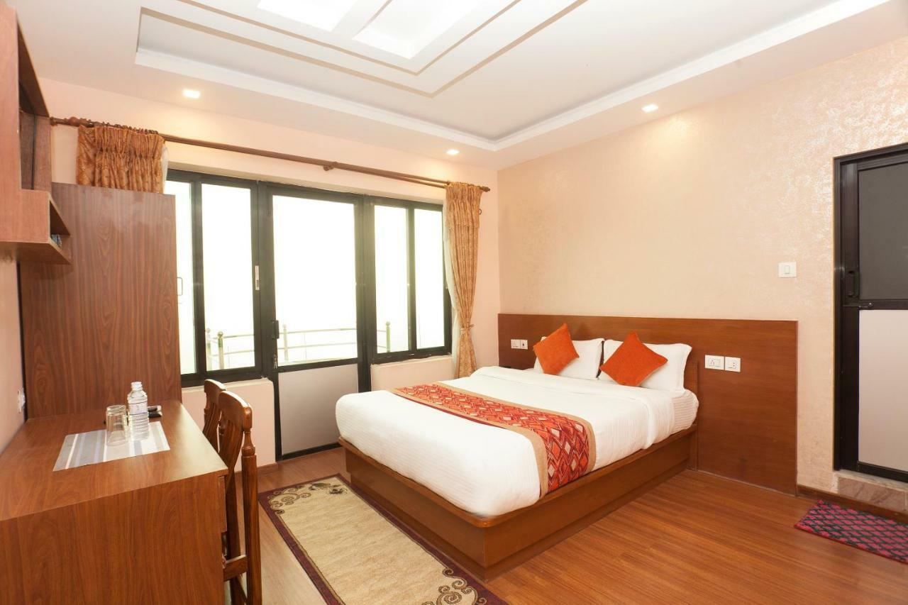Bojinee Nagarkot Resort Bagian luar foto