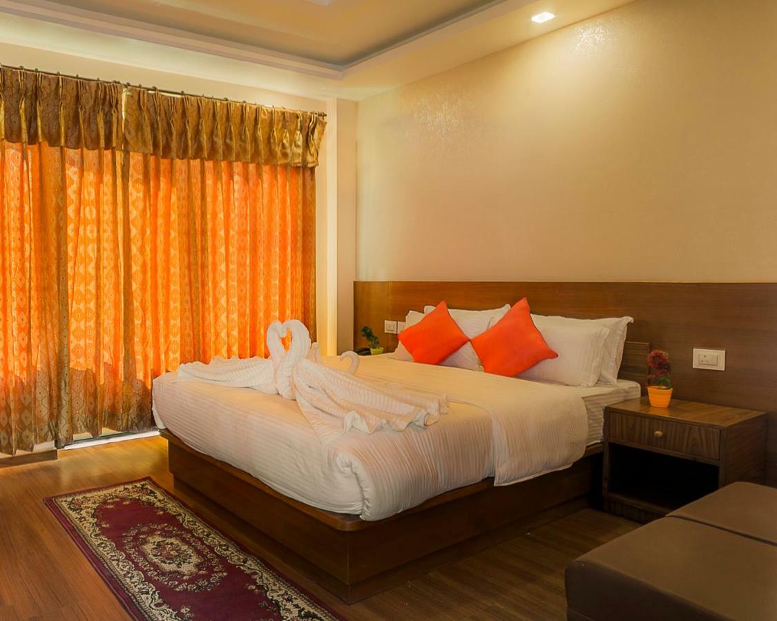 Bojinee Nagarkot Resort Bagian luar foto